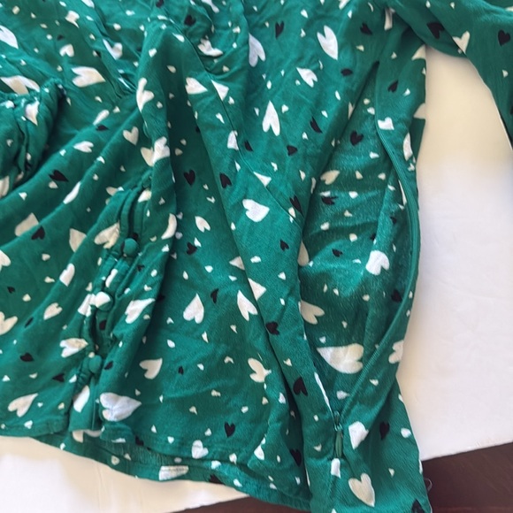 Loft Women’s Heart V- Neck long sleeves Puffed sleeves size 2 - Picture 9 of 14